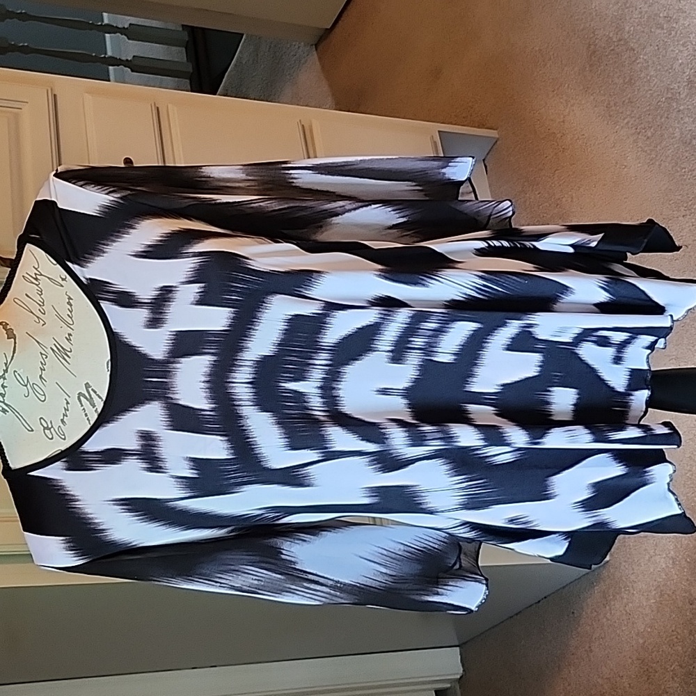 Peter Nygard Black and White Tunic